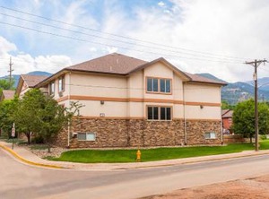 Magnuson Grand Pikes Peak | Manitou Springs