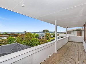 Manaia Bach Tree Point | One Tree Point