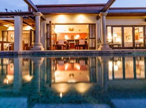 Manor | Pollok Beach