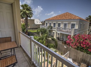 Pueblo Del Padre | South Padre Island