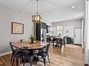 Designer Townhome Of Side Jz Rentals | Benton Park