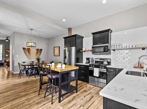 Designer Townhome Of Side Jz Rentals | Benton Park