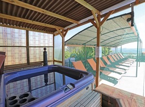 Swimming Jacuzzi The Of Max Persons | Montecastelli
