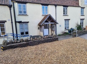 Manor B | Cross