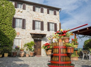 Stone Farmhouse Lucca Tuscany | San Ginese