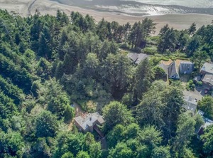 Rock Hideaway | Otter Rock