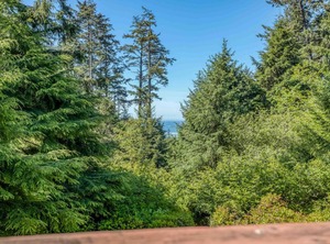 Rock Hideaway | Otter Rock