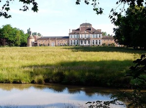 Dependance Of Century Castle Listed Monument | Chateau-sur-Allier