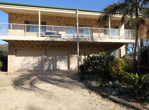 Pacific Breeze Camden Head | Dunbogan