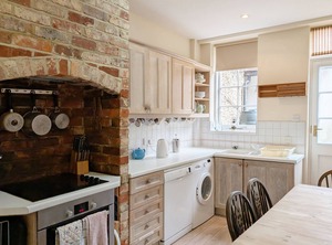 Pepper Pot Cottage Compton | Compton