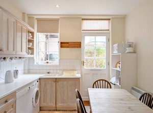 Pepper Pot Cottage Compton | Compton