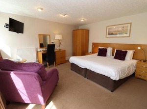 Pettifers Hotel | Crudwell