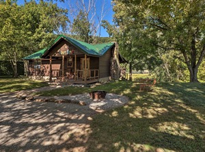 Riverfront Ozark Mountain | Boswell