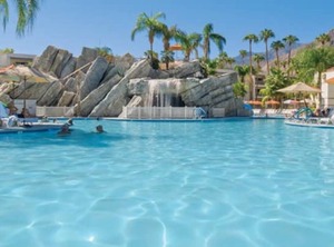Palm Canyon Resort | Canyon Corridor