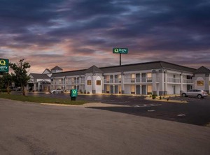 Quality Inn Fort Campbell | Oak Grove