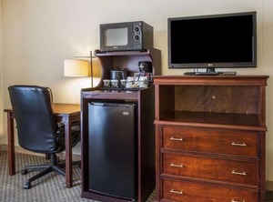 Quality Inn Suites Everett | Silver Lake