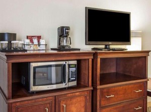 Quality Inn Suites Everett | Silver Lake