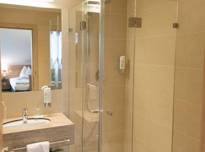 Shower Wc Hotel Dollinger | Muehlau