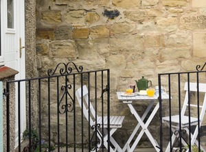 Cottage Amble | Amble