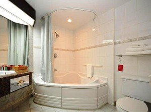 Ramada Plaza | District Saint - Raymond - Vanier