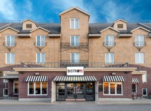 Ramada Plaza | District Saint - Raymond - Vanier