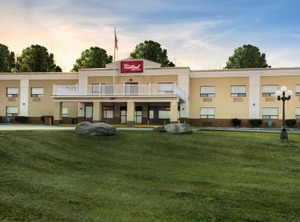 Red Roof Inn Suites Newburgh Stewart Airport | New Windsor