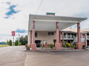 Red Roof Inn Suites Rome | Rome