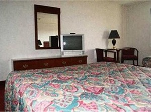 Rodeway Inn Syracuse | Syracuse
