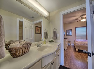 Roomy | Thomas Drive