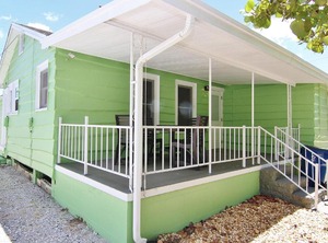 Seaspray Beach Cottage B | Treasure Island