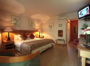 Shamrock Arms Lodge | Emgwenya