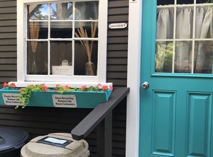 The Beach Neighborhood Yard | Seaview