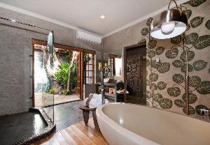 Lodge | Pollok Beach