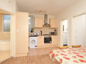 Astor Warren Road Torquay | Torquay City Centre