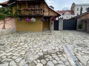Town | Kamenets-Podol'skiy