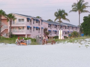 Smuggler Cove Resort Bradenton Beach | Whitney Beach