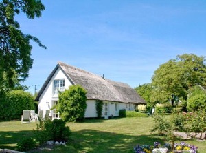 Gutshof Ostseeblick Ferienwohnungen Fewo Terrasse Gartennutzung | Neuendorf