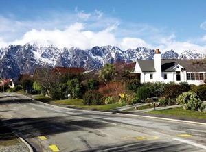 Sun Lakeside Haven | Kelvin Heights