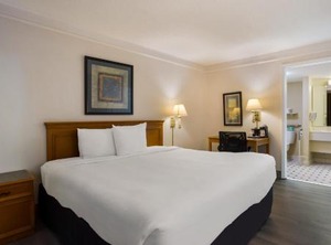 La Quinta Inn | Fleming