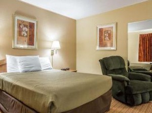 Econo Lodge Massena Hwy | Massena
