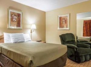 Econo Lodge Massena Hwy | Massena