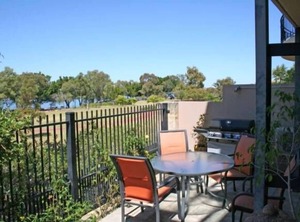 Syrena The Swan | East Perth