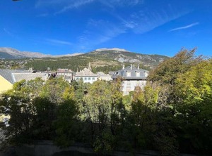 Barcelonnette Pièces Personnes | Barcelonnette