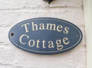 Thames Cottage | Roos