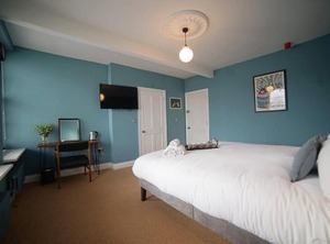 The Alma Taverns Boutique Hopewell | Clifton