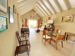 The Gem Located Bottom Bay Beach | Apple Hall