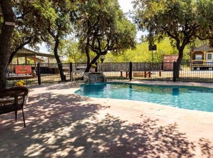 Inn | Leakey