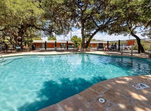 Inn | Leakey