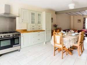 The Post Office Bretforton Holiday | Bretforton