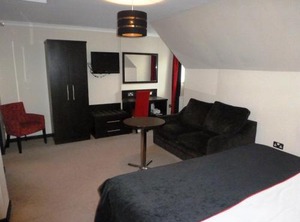 The Popinjay Hotel | Rosebank